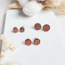 Puce d'oreilles en bois vernies