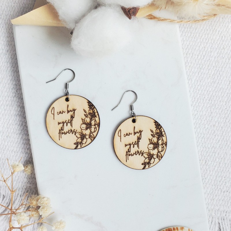 Boucles d'oreilles en bois vernies