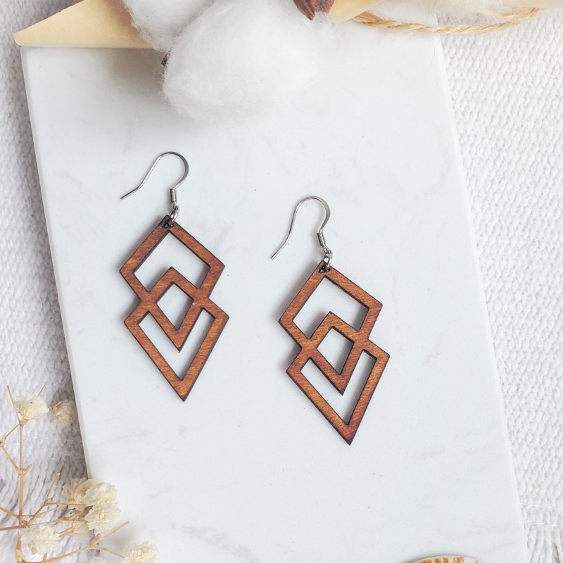 Boucles d'oreilles en bois vernies