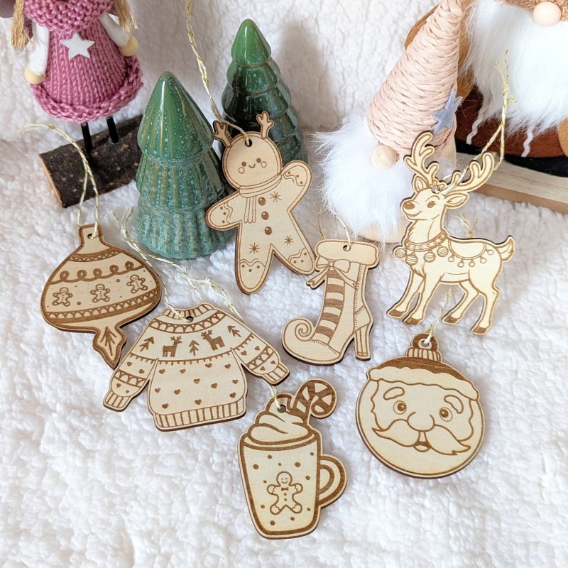 Sachet de 8 ornements en bois pour le sapin